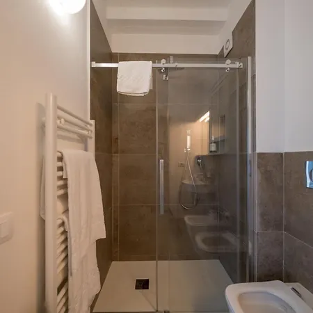 Lungarno Buozzi 7 Apartments Pisa Exterior photo