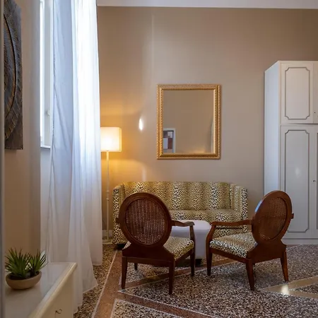 Lungarno Buozzi 7 Apartments Pisa Exterior photo