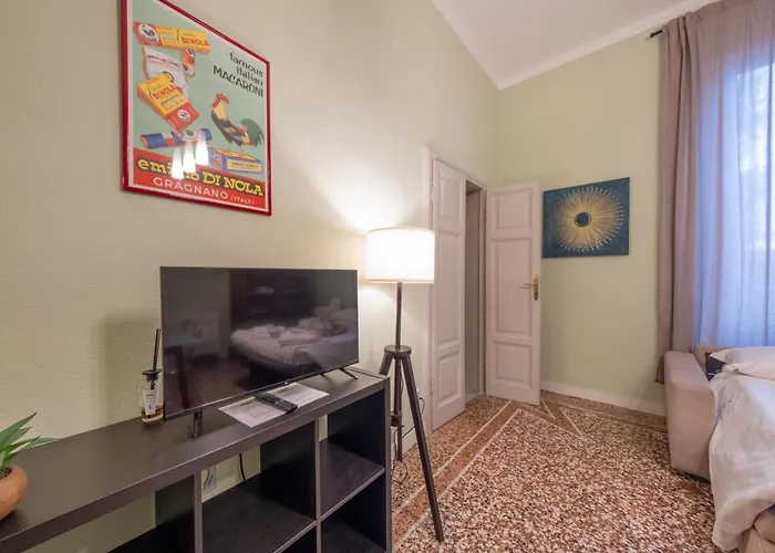 Lungarno Buozzi 7 Apartments